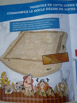 Village Astérix miniature 403 socle pour camp romain.jpg