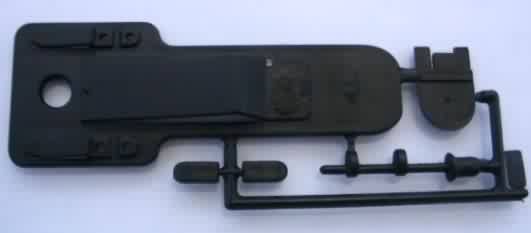 + une plaque transparente en plastique à plier en deux que je 
<br />n’ai pas.
<br />
<br />On arrive à ceci :