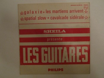 Sheila avec les Guitares, sur un 45 tours, y sont serré!