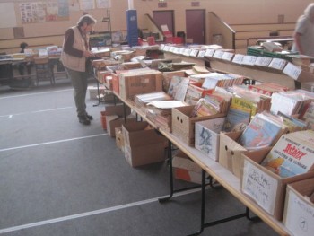 Pierre sur mon stand à la fin de la mise en place le samedi